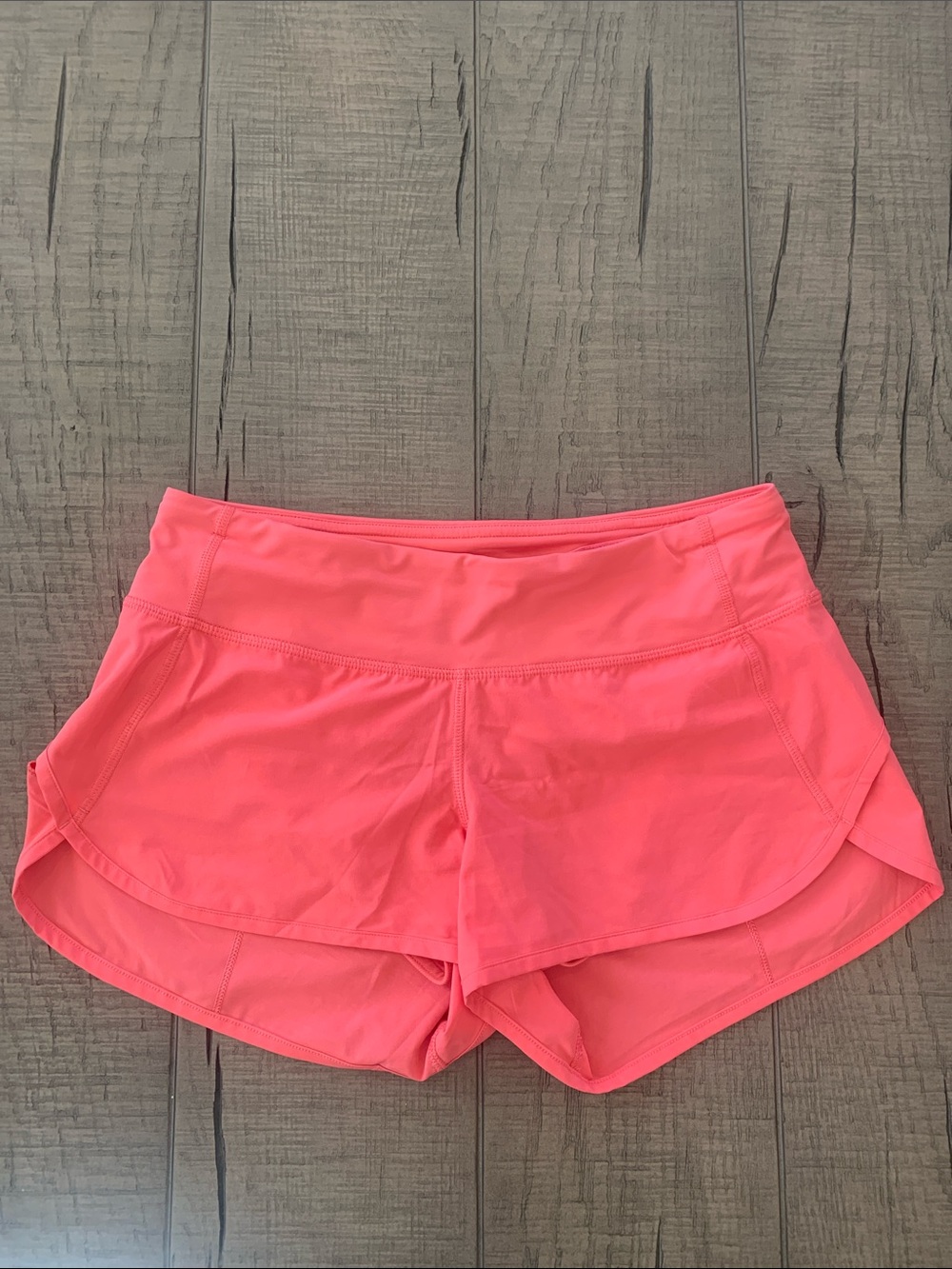 EXCELLENT CONDITION—-Lululemon Speed Shorts 2.5” inseam in XS/4